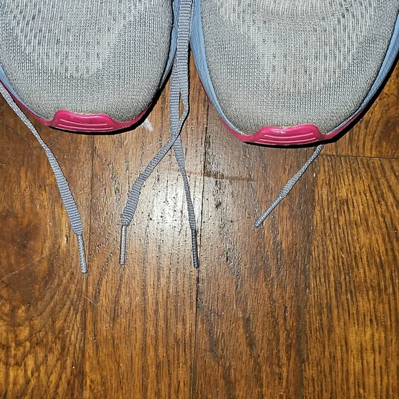 Brooks Women's Gray & Pink Running Shoes - Picture 5 of 10